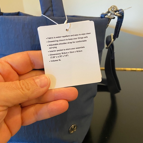 NWT Athletic Athleisure Minimalist Travel RARE Lululemon On My Level Bag *Micro - Picture 14 of 17
